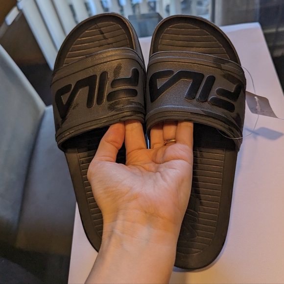 Boys Slides size 7 lot - Picture 10 of 16